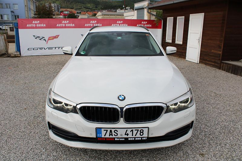 BMW Řada 5 (2019) 520d SPORT X-DRIVE LED KŮŽE - fotka 2 z 18