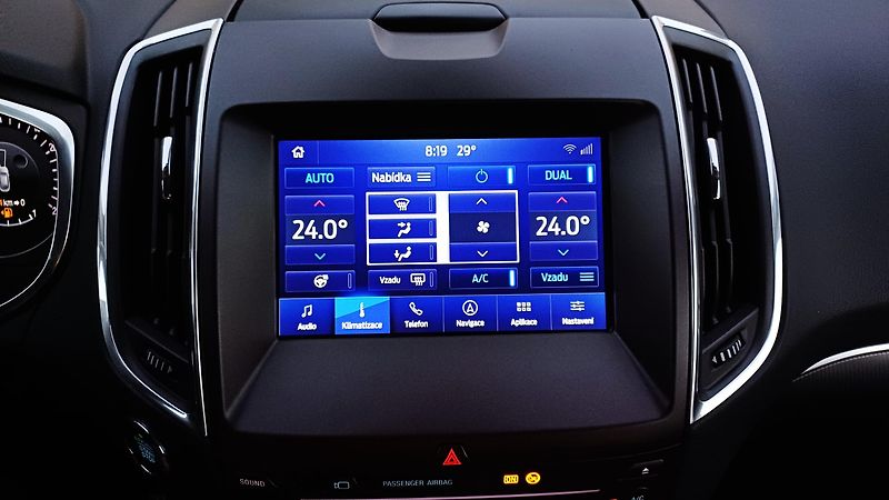 Ford Galaxy 2.0 140kW EcoBlue AWD TITANIUM - fotka 40 z 50