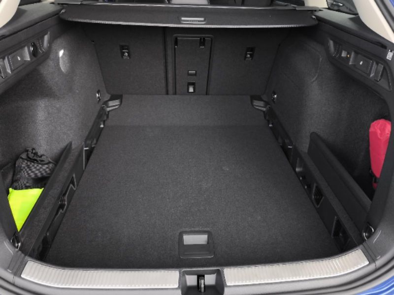 Volkswagen Passat Elegance 1,5 eTSI 110 kW mHEV - fotka 20 z 24