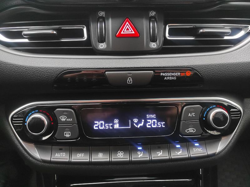 Hyundai i30 1,0T-GDi Top KM,Style, ČR - fotka 26 z 43