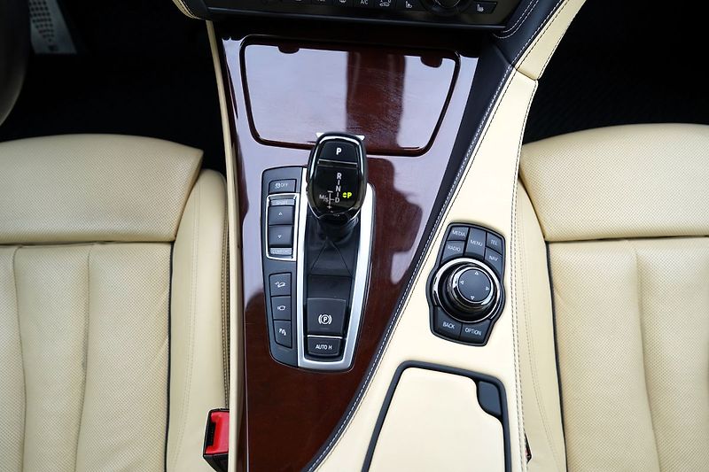 BMW Řada 6 650i xDrive Gran Coupé/Mpaket - fotka 35 z 50