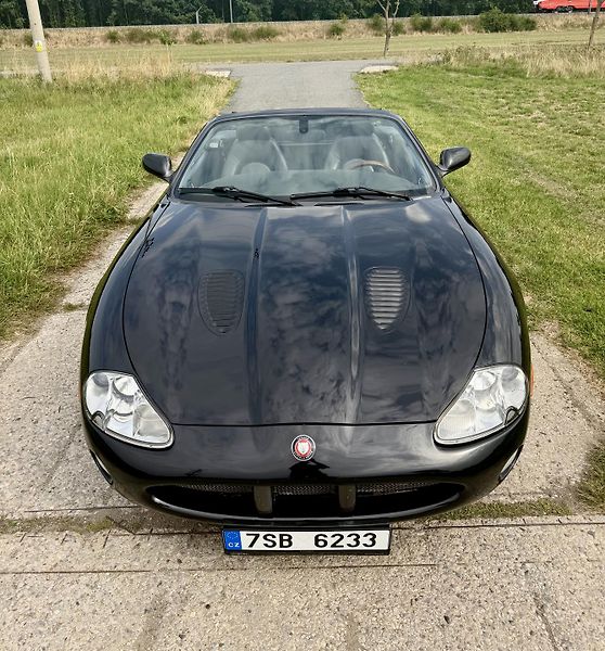 Jaguar XKR (2000) 4.0 V8 Supercharged Kabriolet  - fotka 8 z 30
