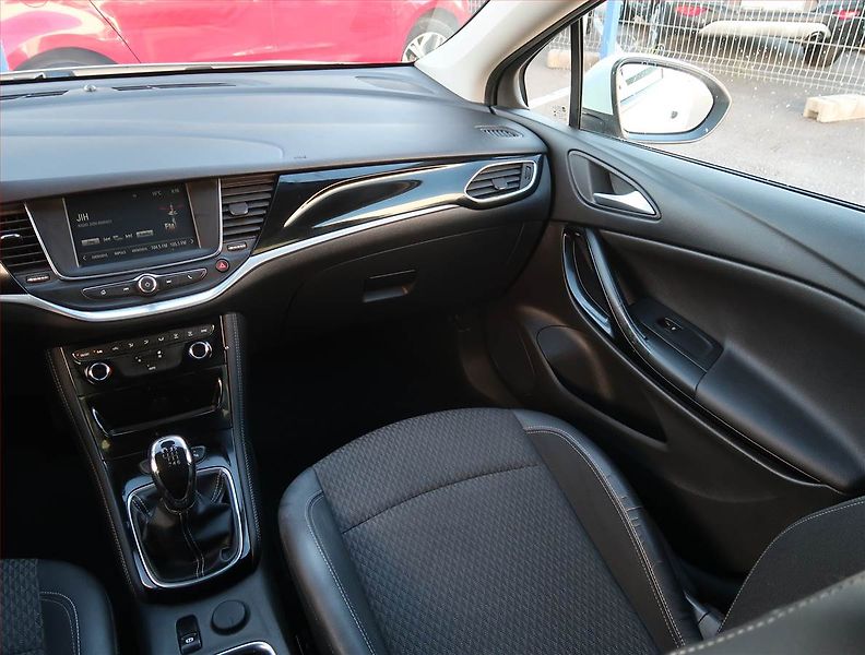 Opel Astra (2016) Innovation 1.4 T, Serv.kniha - fotka 8 z 18
