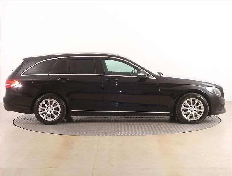 Mercedes-Benz Třídy C (2015) C 220 BlueTEC, Automat - fotka 6 z 15