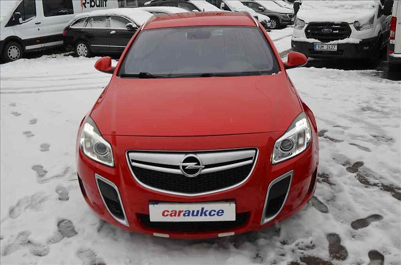 Opel Insignia (2011) ST 2,8 OPC 4X4 - fotka 2 z 25
