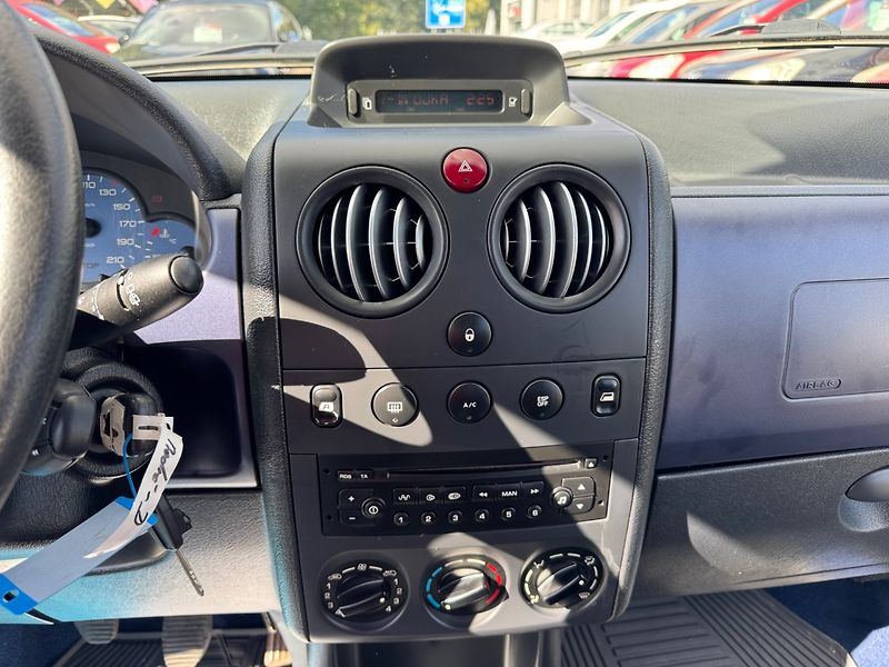Citroën Berlingo (2004) 1.6 16V - fotka 17 z 25