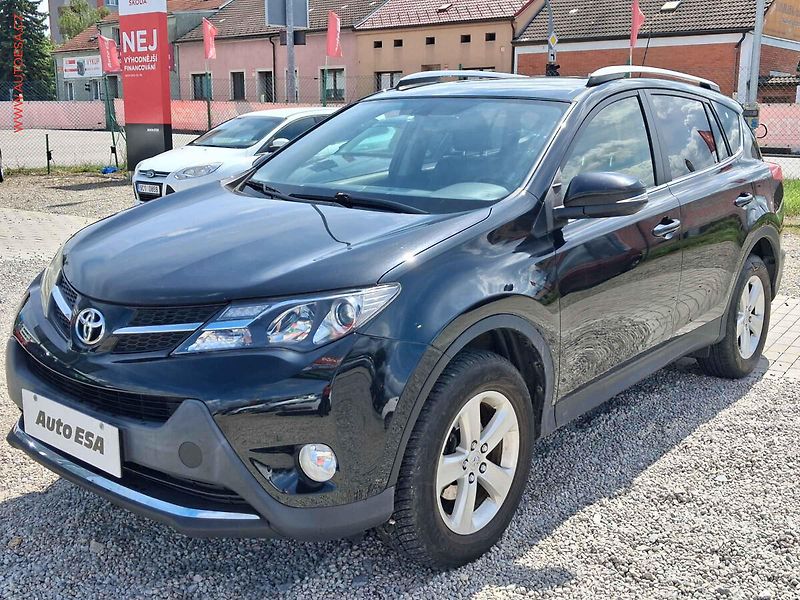 Toyota RAV4 (2014) 2.0 D-4D 4x4, AC, kůže - fotka 3 z 25