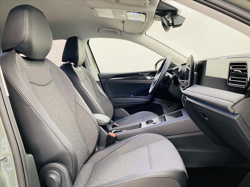Volkswagen Tiguan 1,5 eTSI DSG 110 kW Life - fotka 8 z 25