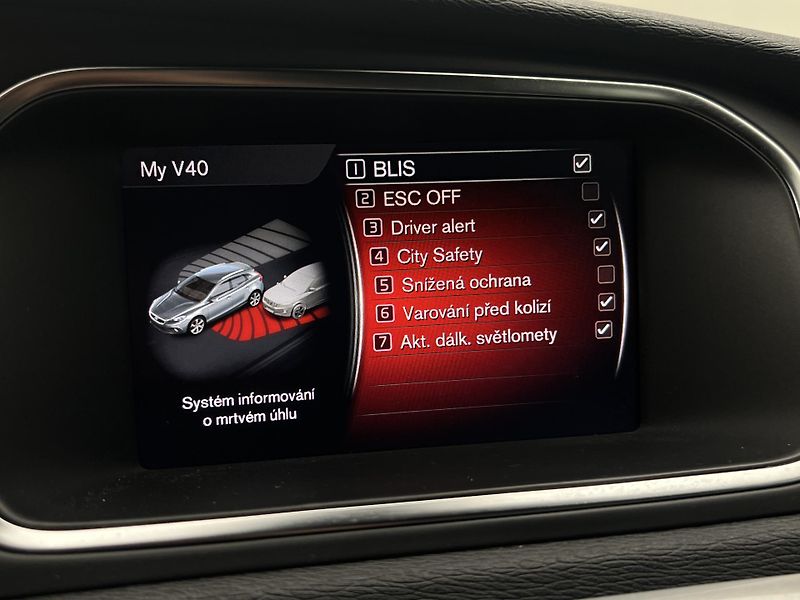 Volvo V40 CC D3 PLUS AUT - fotka 32 z 39