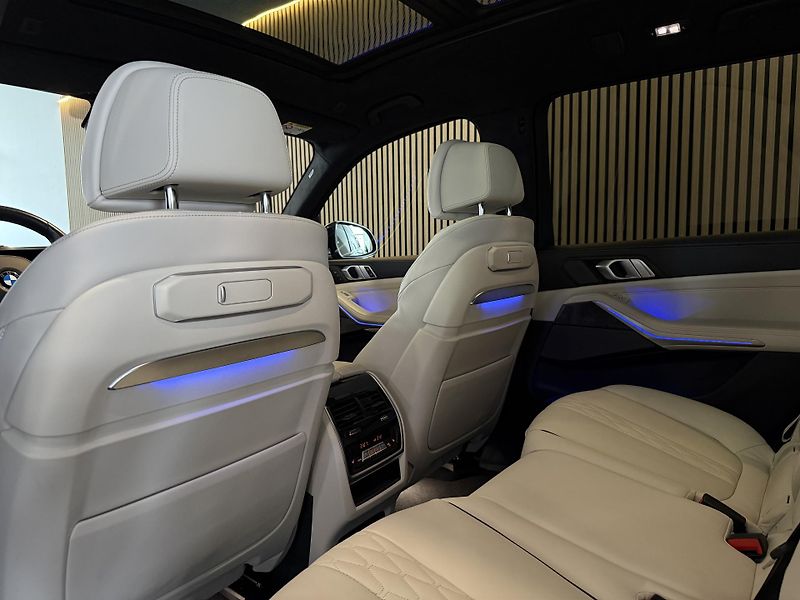 BMW X7 40d M Tažné Masáž Pano Záruka - fotka 11 z 48