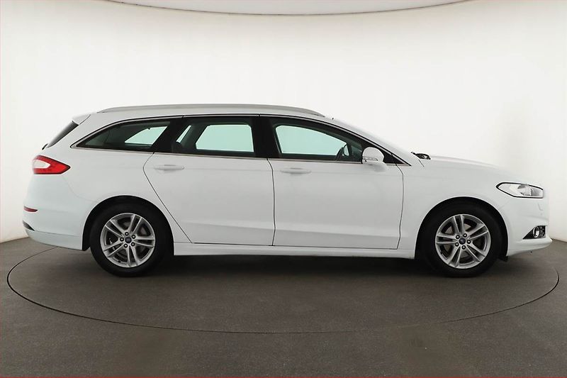 Ford Mondeo (2017) 2.0 TDCI, Automat, Navi - fotka 6 z 21