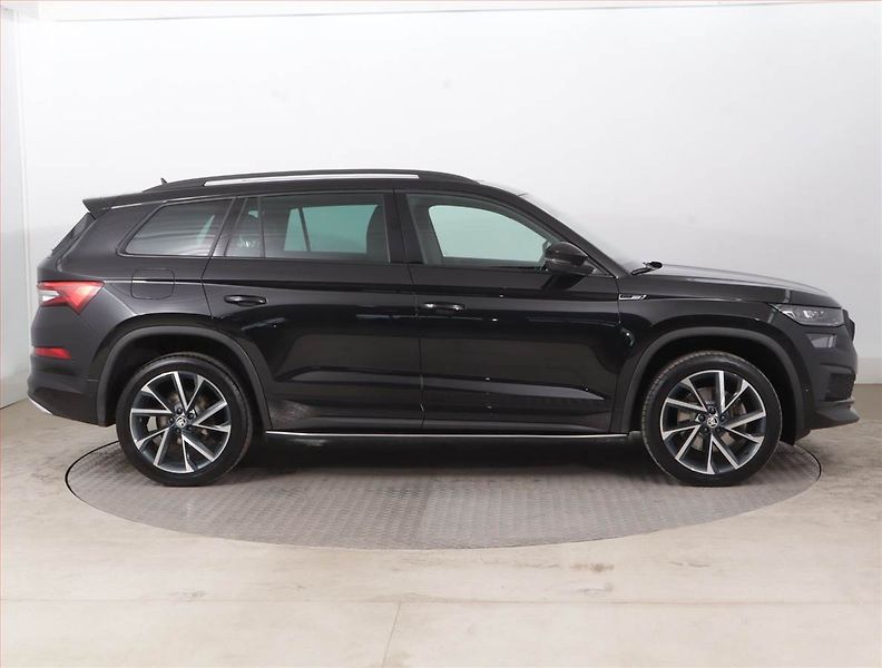 Škoda Kodiaq (2023) Sportline 2.0 TDI - fotka 6 z 21