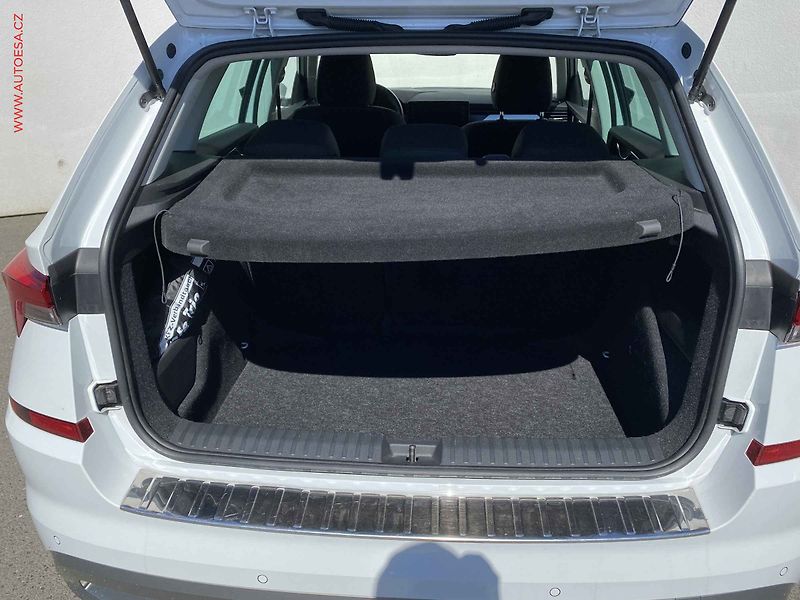 Škoda Kamiq (2020) 1.0 TSi, Ambition Plus, navi - fotka 7 z 20