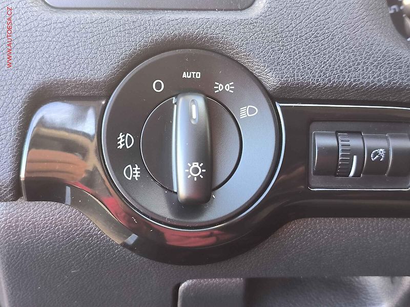 Škoda Octavia (2011) 2.0TDi, ČR, servis.kniha - fotka 18 z 23