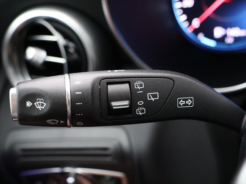 Mercedes-Benz GLC 2,0 200 4Matic DPH CZ 1.Maj. - fotka 22 z 41