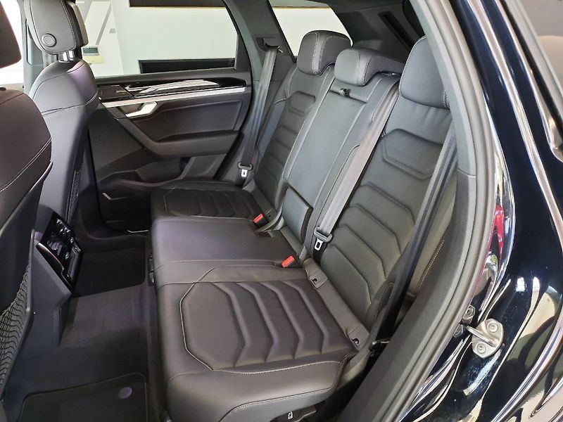 Volkswagen Touareg (2022) R-Line 3.0 TDI 4Motion (210kW/ - fotka 9 z 30