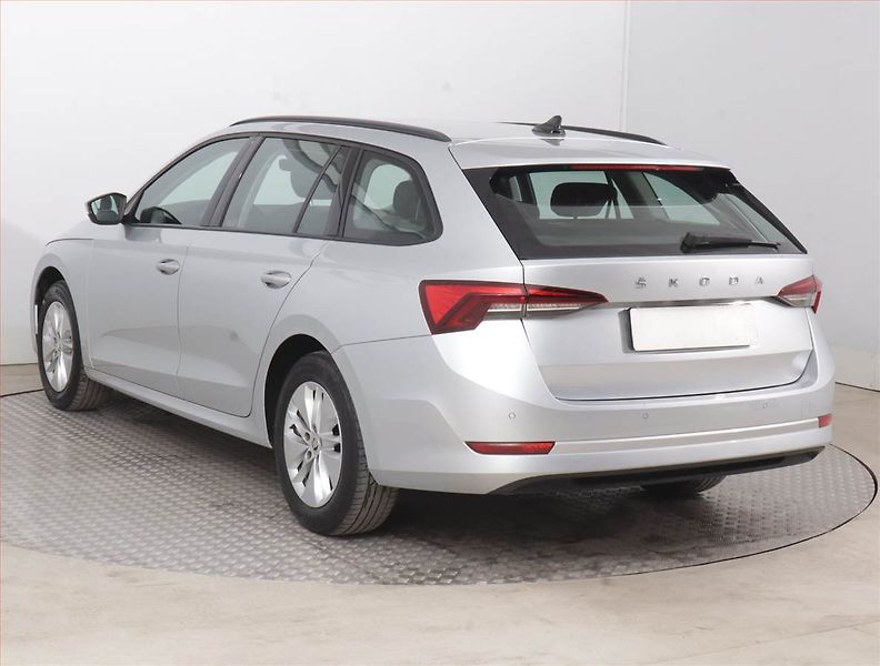 Škoda Octavia (2023) Ambition 2.0 TDI, ČR,1.maj - fotka 4 z 15