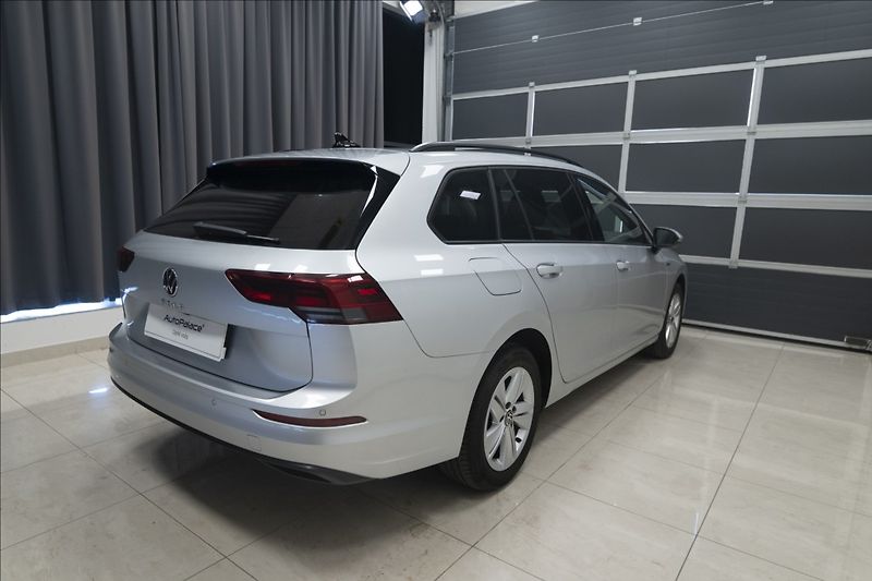 Volkswagen Golf 1,5 TSI KEYLESS KAMERA VÝHŘEV - fotka 4 z 42