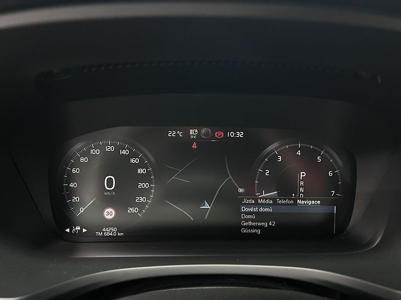 Volvo V60 2.0 T4 140 kW, Automat, 2020 - fotka 25 z 38