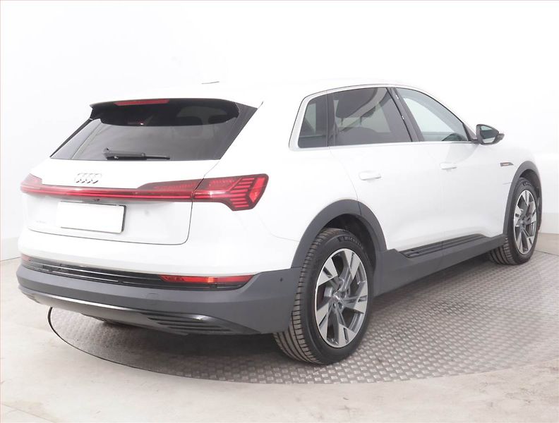 Audi e-tron (2020) 50 quattro, SoH 87% - fotka 5 z 19