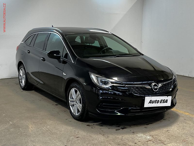 Opel Astra (2020) 1.5 CDTi, Elegance, LED, navi - fotka 1 z 17