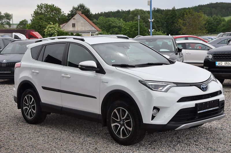 Toyota RAV4 2.5 Hybrid - fotka 2 z 22