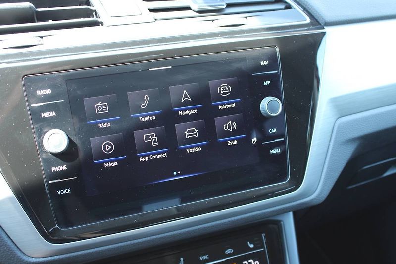 Volkswagen Touran (2022) 2.0 TDI 110kW DSG tažné - fotka 18 z 35