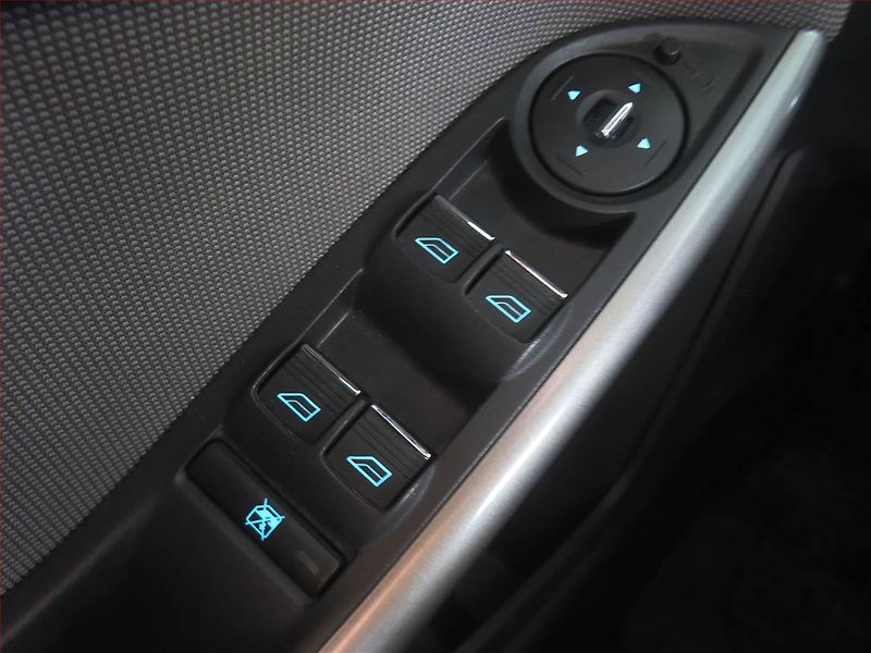 Ford Focus (2012) 1.6 TDCi, Tažné, rezervace - fotka 15 z 15