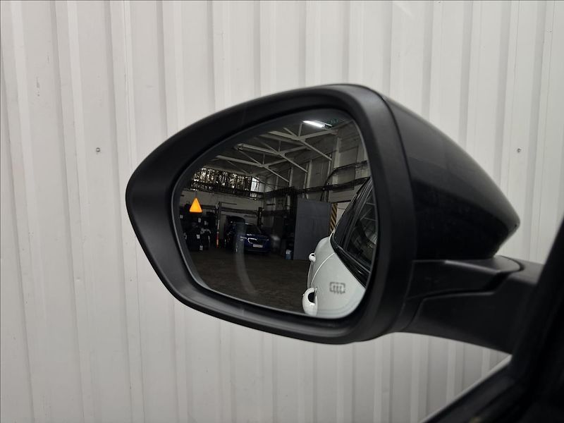 Alfa Romeo Stelvio VELOCE 154kW Q4 TAŽNÉ MATRIX - fotka 35 z 41