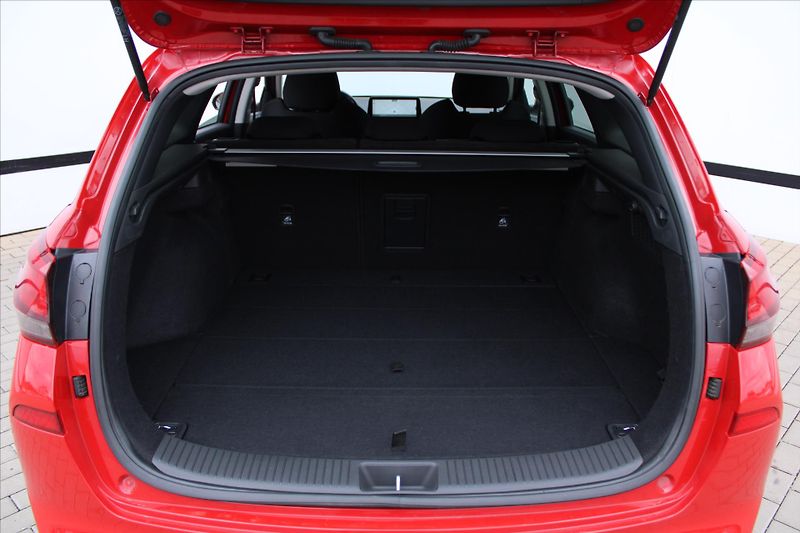 Hyundai i30 1.5 T-GDI 117kW N-LINE ČR - fotka 13 z 28