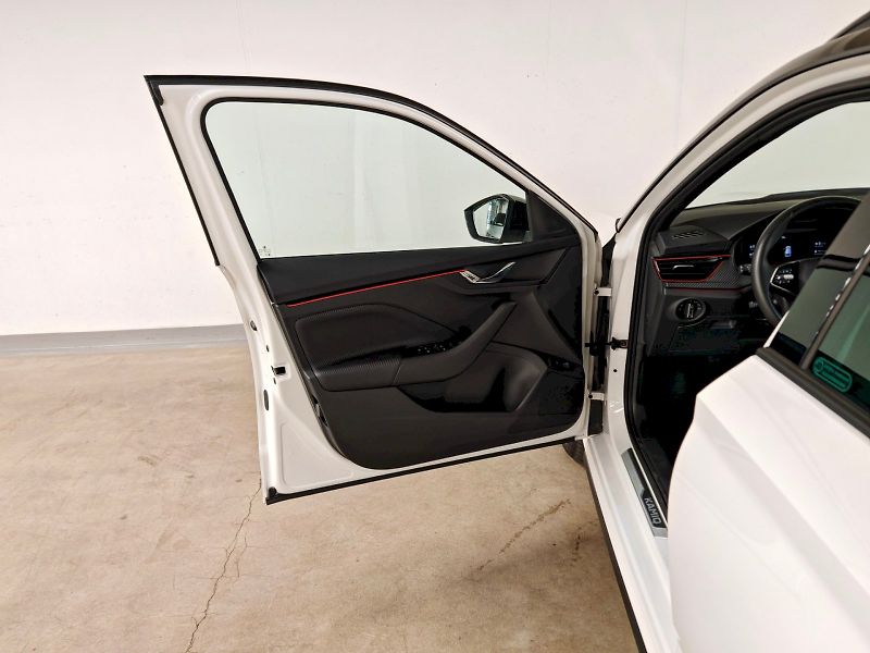Škoda Kamiq (2025) 1.0 TSI 85 kW Monte Carlo - fotka 21 z 32