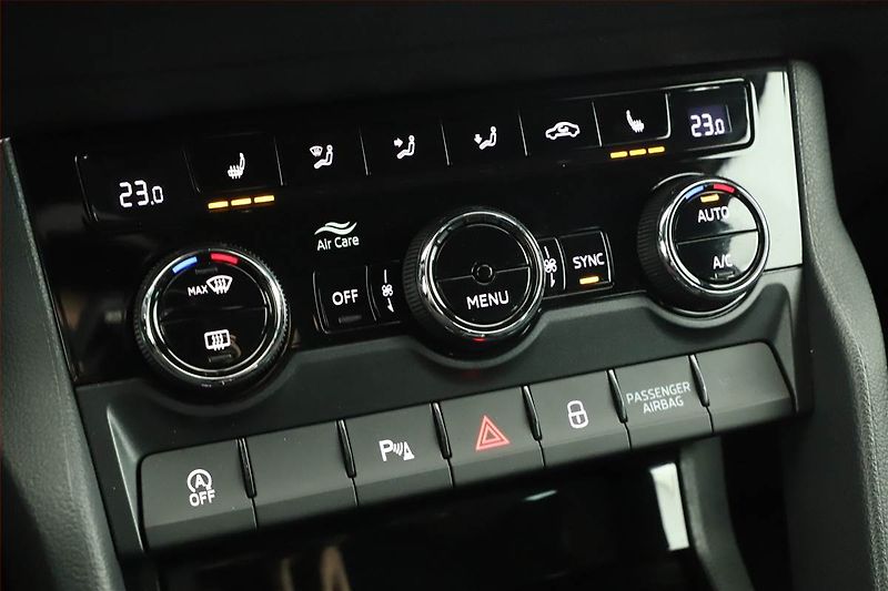 Škoda Karoq (2021) Sportline 2.0 TDI - fotka 15 z 17