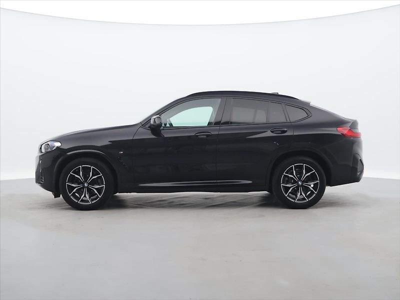BMW X4 2,0 20i xD 135kW M-Paket Laser - fotka 4 z 41