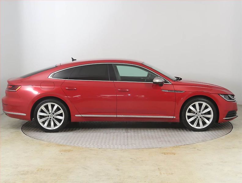 Volkswagen Arteon (2019) Elegance 2.0 TSI - fotka 6 z 24