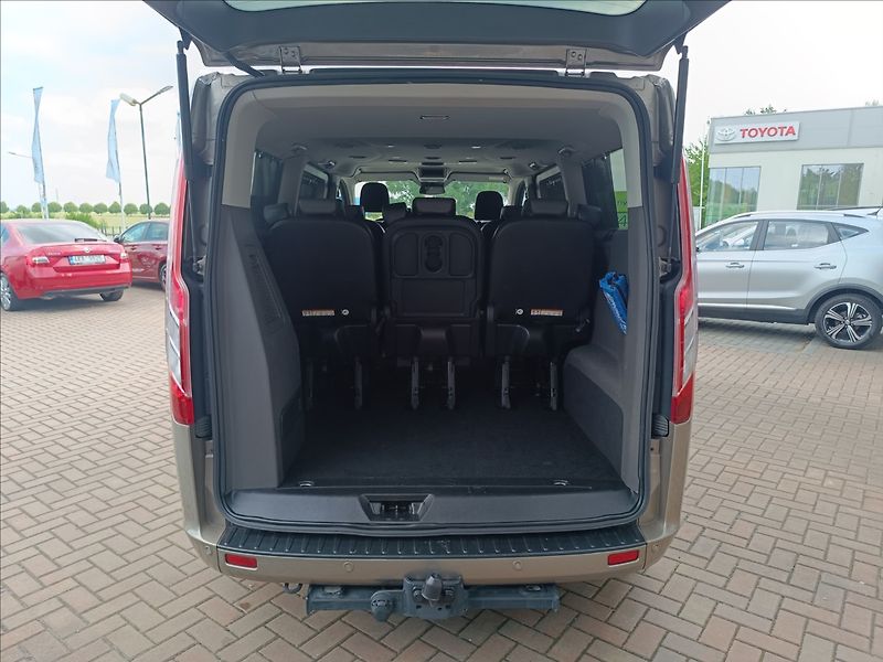 Ford Tourneo Custom 2,0 TDCi Titánium X, L2 - fotka 8 z 23