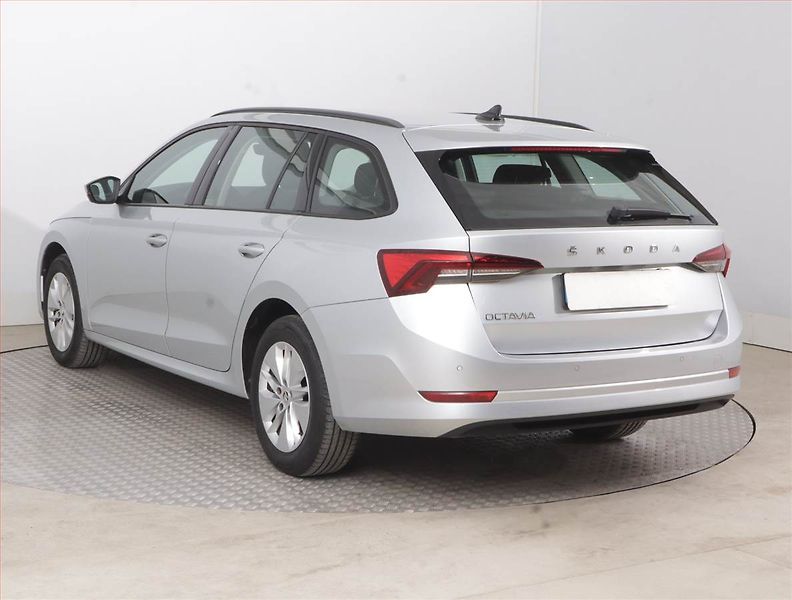 Škoda Octavia (2022) Ambition 2.0 TDI, ČR,1.maj - fotka 4 z 15