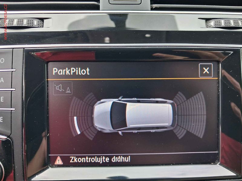 Volkswagen Golf (2014) 2.0TDi, Highline, navi - fotka 17 z 18
