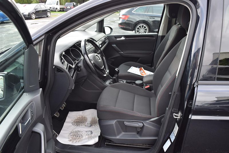 Volkswagen Touran (2017) 2.0TDI 110kw 7MÍST TAŽNÉ NAVI - fotka 22 z 50