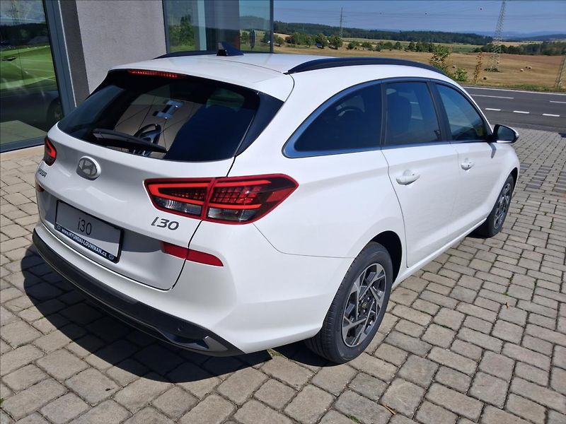 Hyundai i30 (2026) 1,6   TGDI DCT STYLE - fotka 3 z 13
