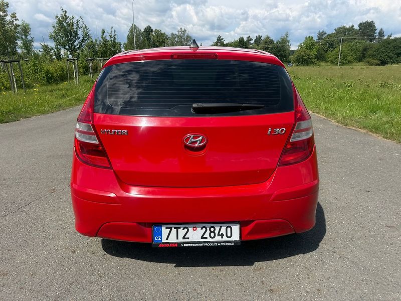 Hyundai i30 - fotka 4 z 13
