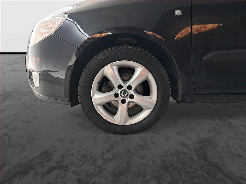 Škoda Fabia (2009) 1.4 16V, nová STK - fotka 14 z 17
