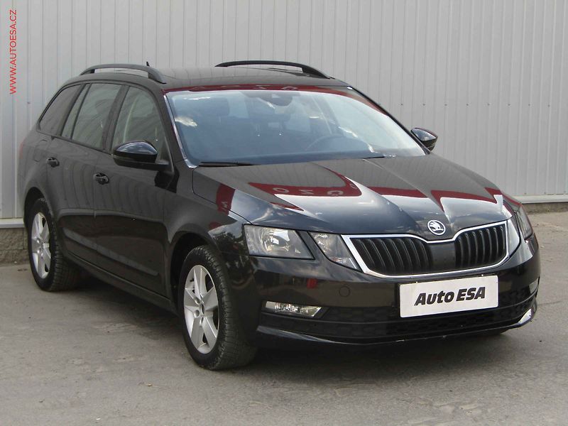 Škoda Octavia (2017) 1.6 TDi, Ambiente, DSG, panor - fotka 1 z 21