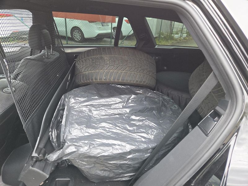 Mercedes-Benz Třídy E (2013) 350BLUETEC 4MATIC splátky všem - fotka 11 z 12