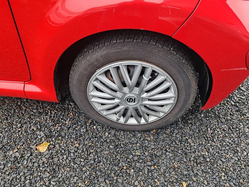 Toyota Aygo 1.0  - fotka 17 z 20