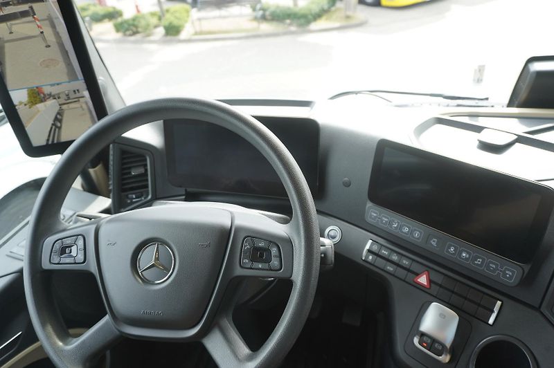 Mercedes-Benz Actros (2022) 2545 MP5 / 90 tho. km / crane - fotka 17 z 24