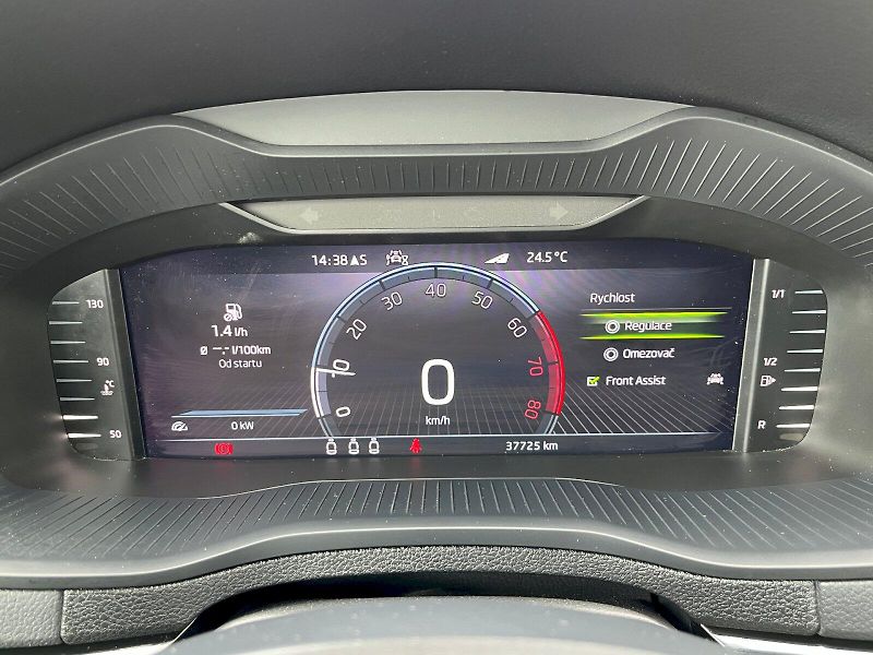 Škoda Karoq (2023) 1.5 TSI 110kW Style - fotka 5 z 27