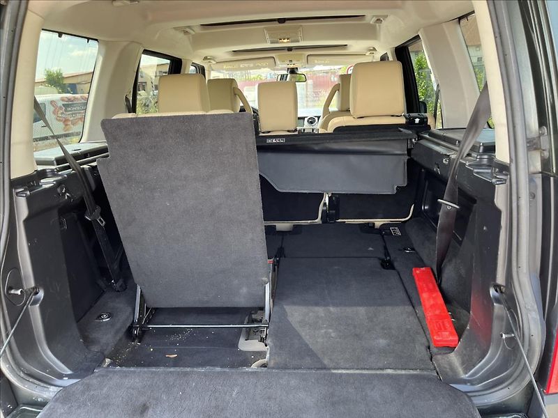 Land Rover Discovery 2,7 TDV6 4X4 AUT NA OPRAVU!! - fotka 26 z 30