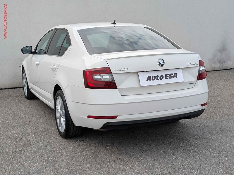 Škoda Octavia (2018) 2.0 TDi 4x4, ČR, Style, DSG - fotka 6 z 22