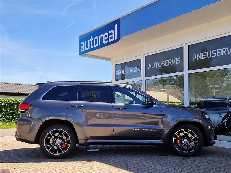 Jeep Grand Cherokee 6,4 i SRT 344kW NAVI TOPSTAV - fotka 6 z 32