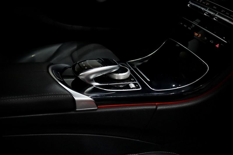 Mercedes-Benz Třídy C 180 T 115 kW 9G-Tronic - fotka 18 z 41